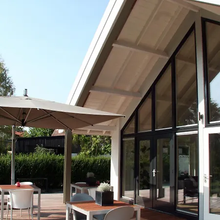 לינה וארוחת בוקר Rosa Arvensis